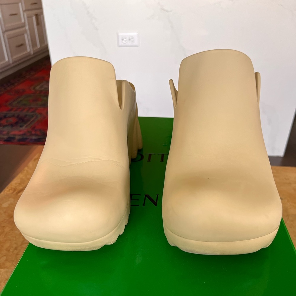 Bottega Veneta Puddle shoes